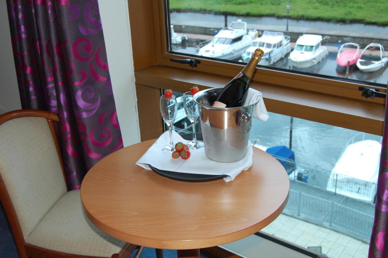 Leitrim Marina Hotel Carrick-on-Shannon Экстерьер фото