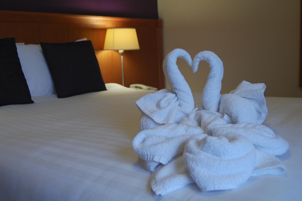 Leitrim Marina Hotel Carrick-on-Shannon Экстерьер фото