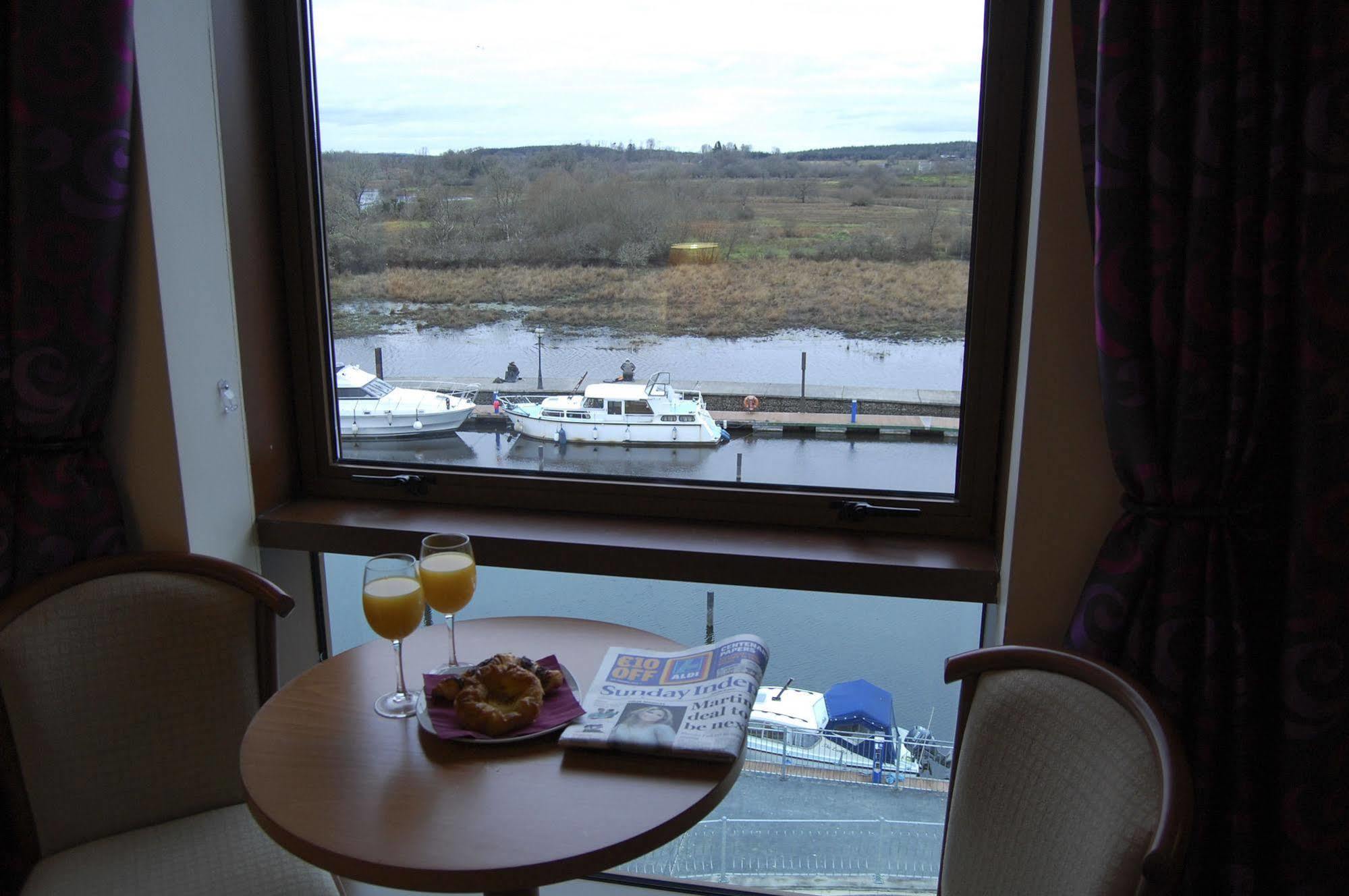 Leitrim Marina Hotel Carrick-on-Shannon Экстерьер фото