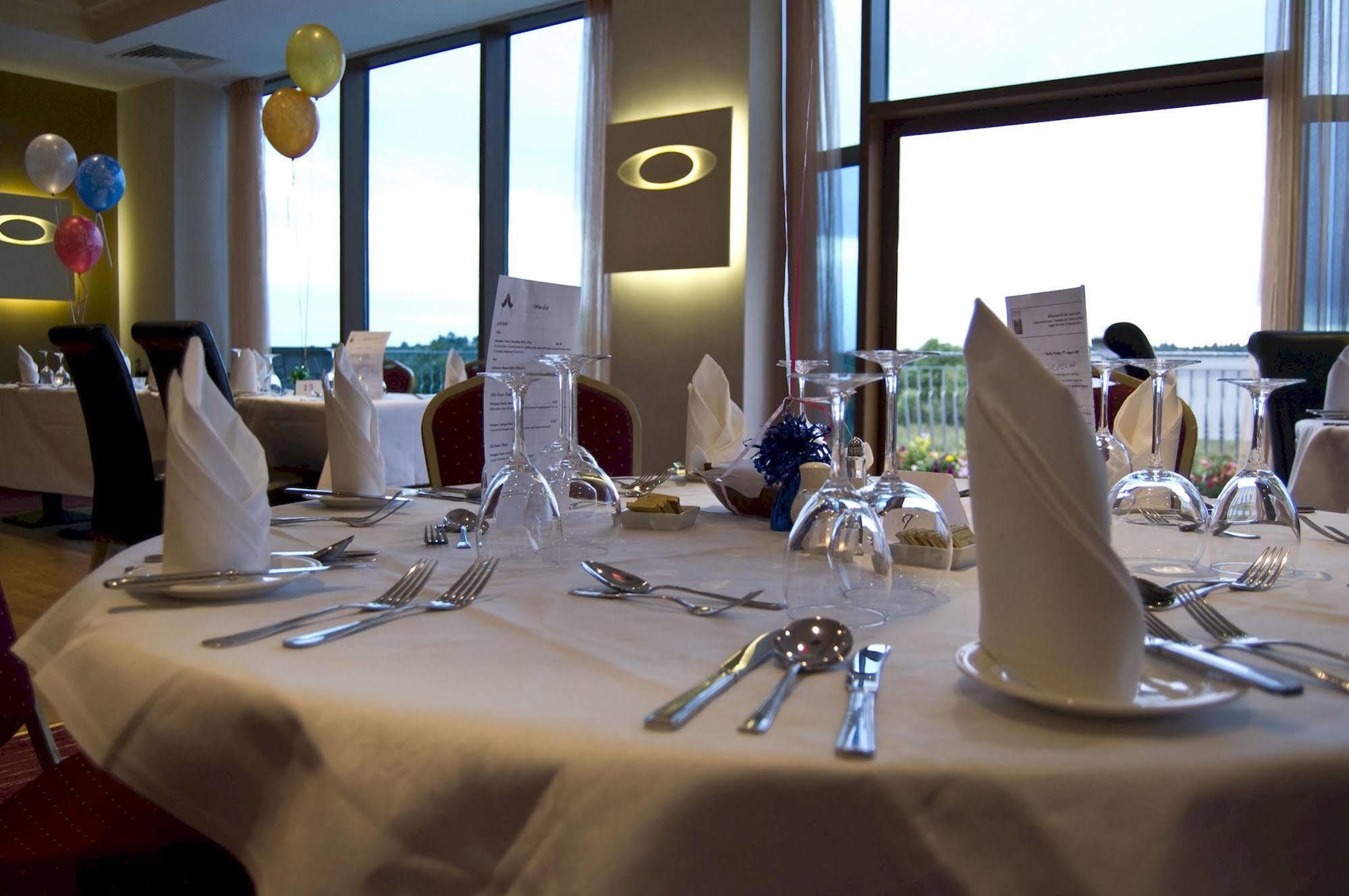 Leitrim Marina Hotel Carrick-on-Shannon Экстерьер фото
