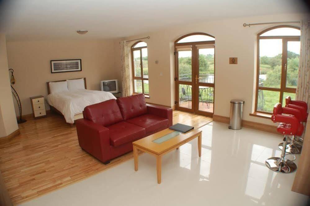 Leitrim Marina Hotel Carrick-on-Shannon Экстерьер фото